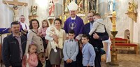 Biskup Josip Mrzljak u Margečanu krstio Petra Vinceka, peto dijete u obitelji Antonija i Sandre